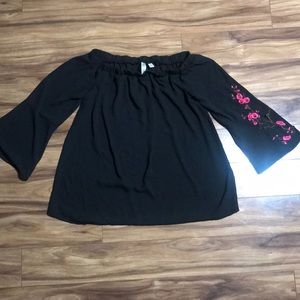 Bell sleeve top with hot pink embroidery Large